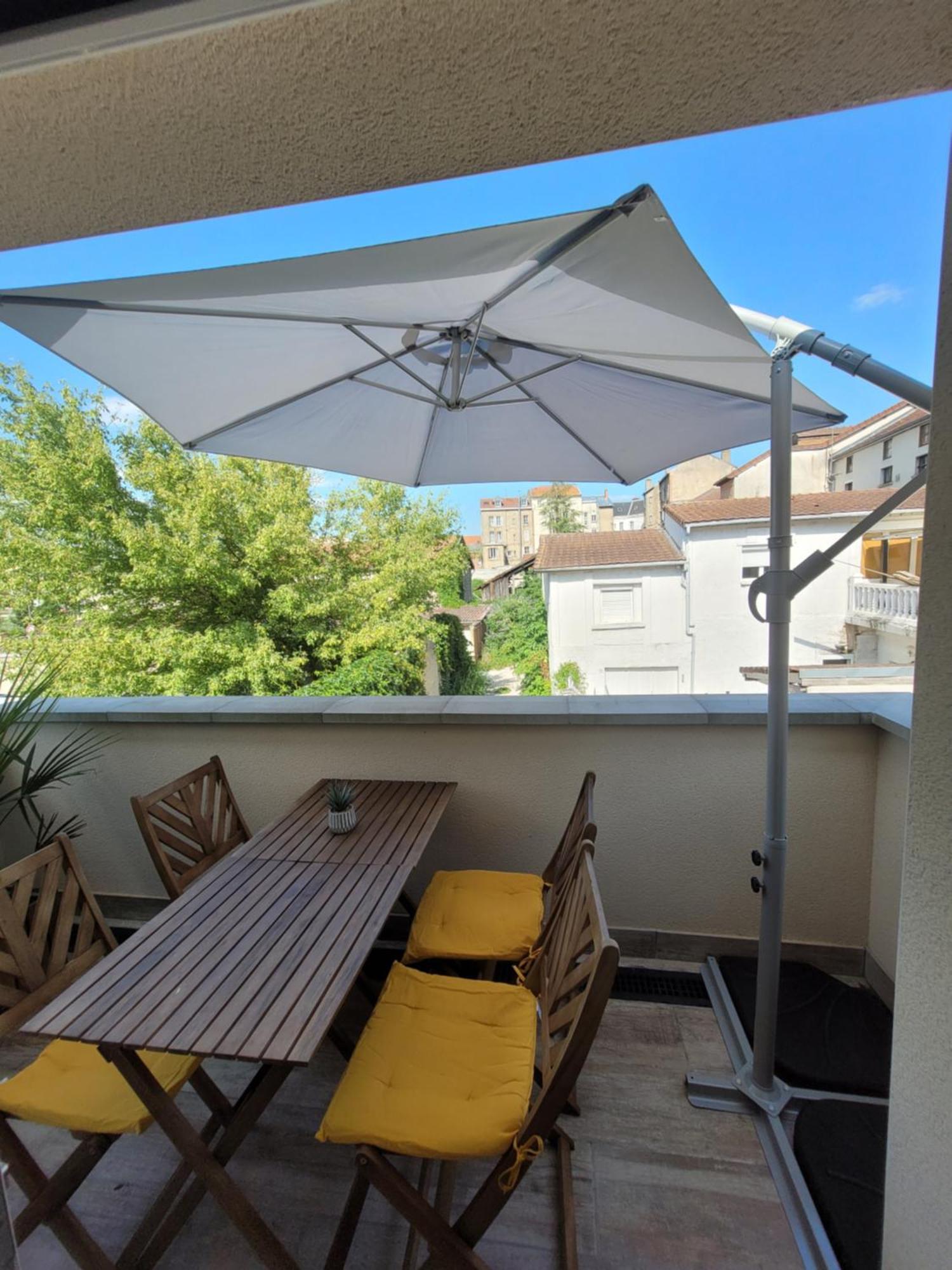 Soleil D'Ete - Netflix & Wifi - Balcon - Climatisation - Parking Gratuit - Check-In 24H24 - Emplacement Velos - Goodmarning Chalons en Champagne Exterior photo